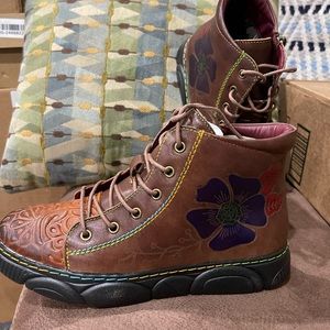 New L’Artiste ankle hiking boots leather 7 $150